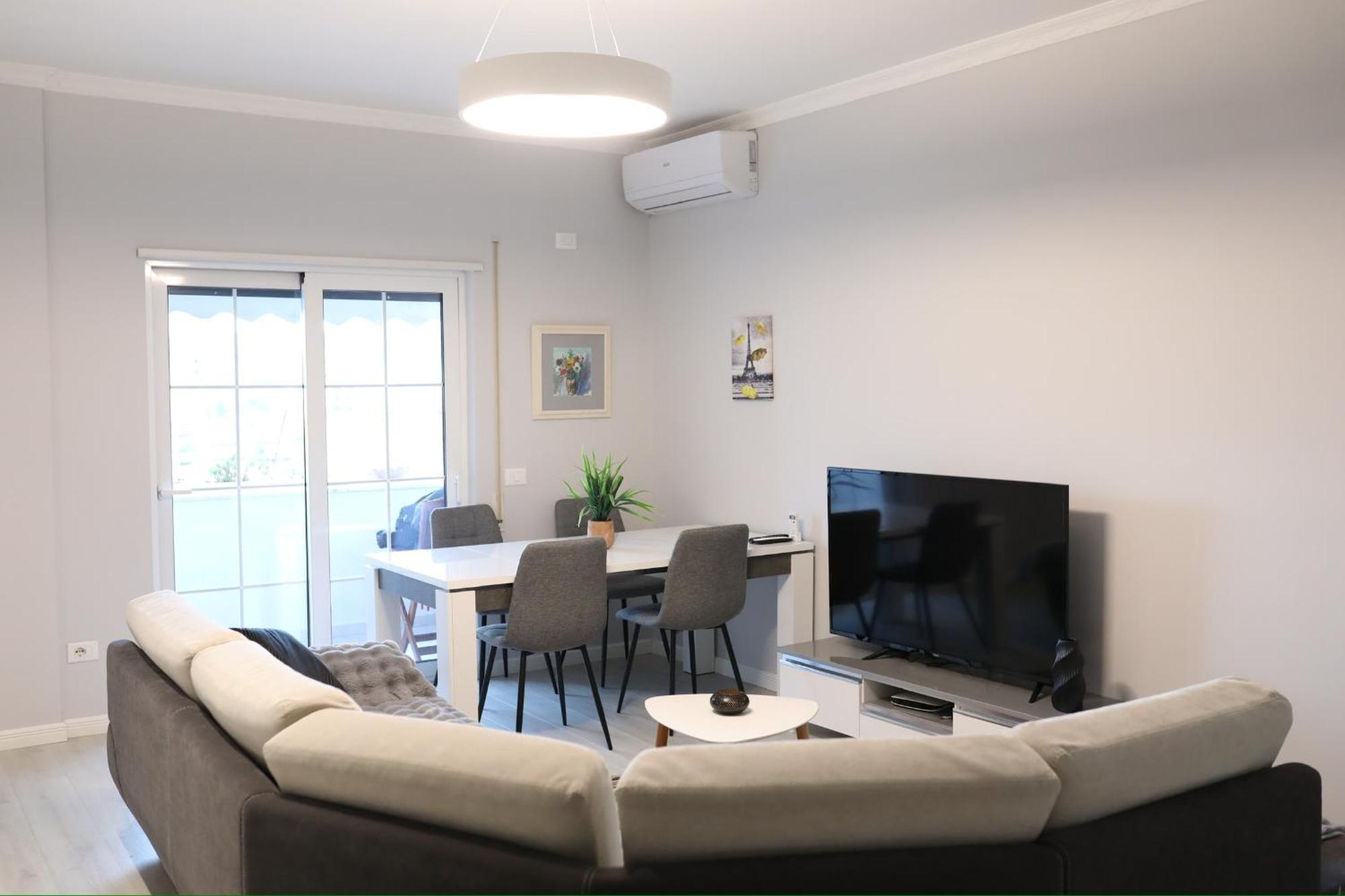 Tirana Gallery Apartment - City Center View Екстер'єр фото